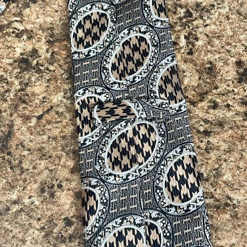 Houndstooth Patterned Necktie, Beige Black‎ Oval Design, Men's Fashion Accessory